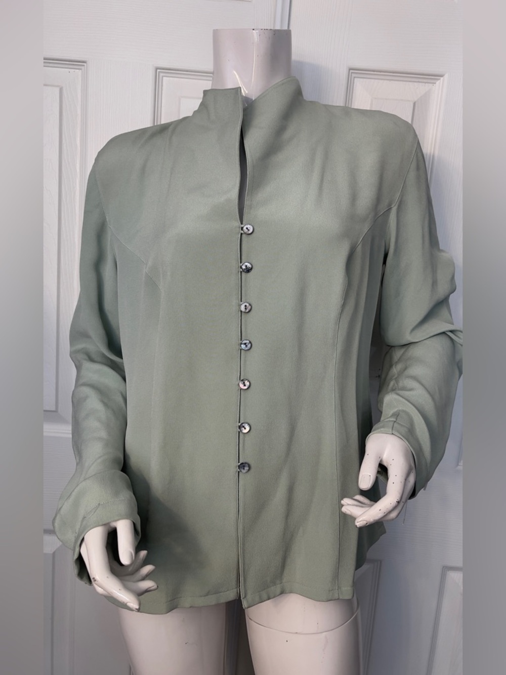 💯Silk Preview Collection Light Sage Button-Front Blouse